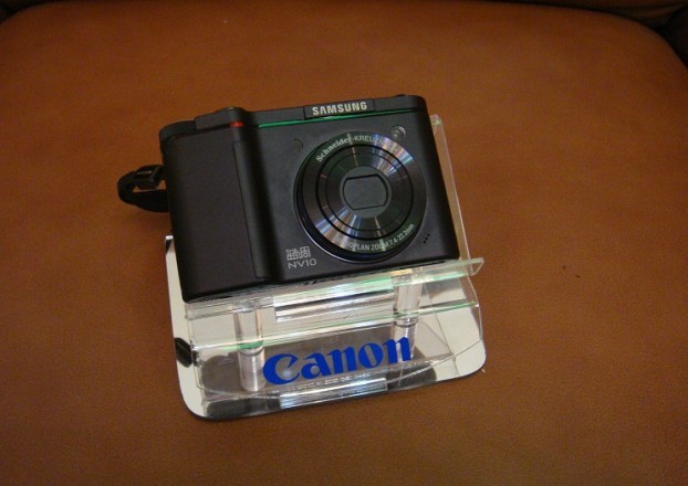 亞克力數(shù)碼相機(jī)托架