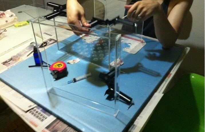 亞克力怎么粘接呢 亞克力怎么粘接呢